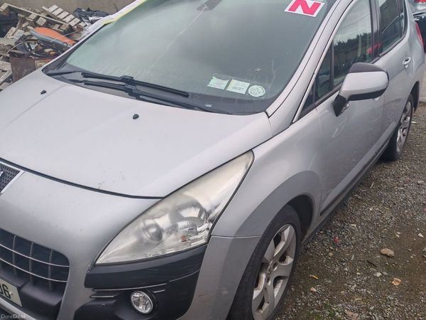 Peugeot 3008 MPV, Diesel, 2011, Silver