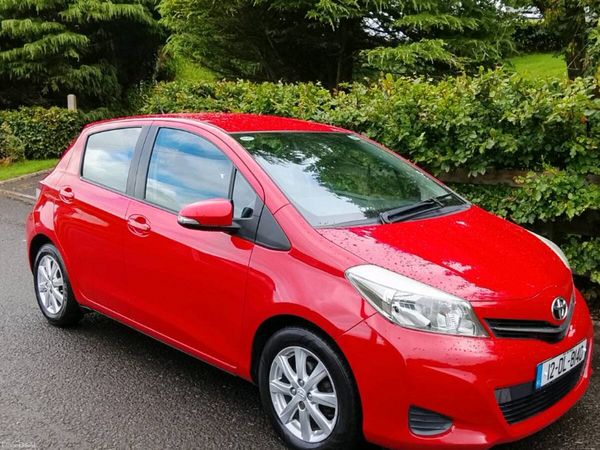 Toyota Yaris Hatchback, Petrol, 2012, Red
