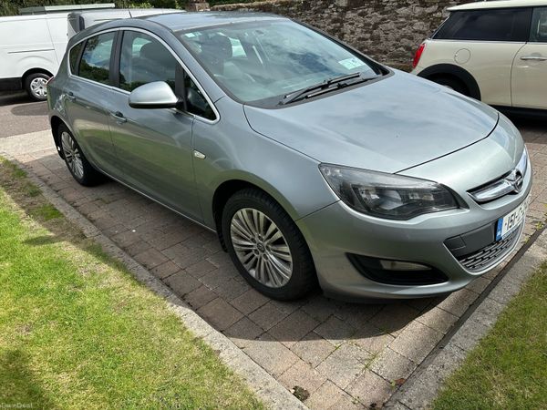 Opel Astra Hatchback, Diesel, 2015, Silver