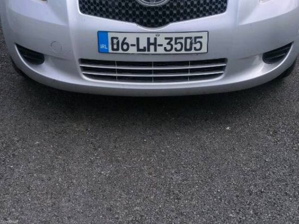Toyota Yaris Hatchback, Petrol, 2006, Silver