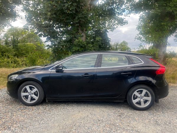 Volvo V40 Hatchback, Diesel, 2013, Black
