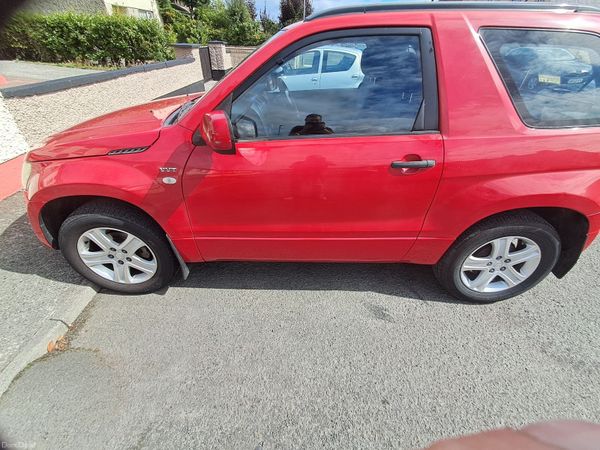 Suzuki Grand Vitara SUV, Petrol, 2006, Red