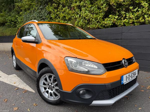 Volkswagen Polo Hatchback, Petrol, 2011, Orange