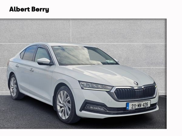Skoda Octavia Hatchback, Diesel, 2021, White