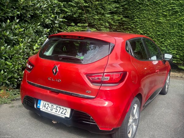 Renault Clio Hatchback, Diesel, 2014, Red