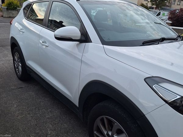 Hyundai Tucson SUV, Diesel, 2015, White