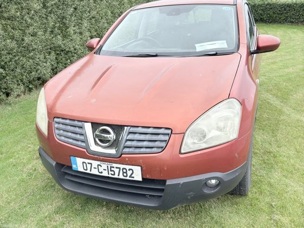 Nissan Qashqai Hatchback, Petrol, 2007, Red
