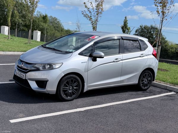 Honda Fit Hatchback, Petrol Hybrid, 2015, Silver