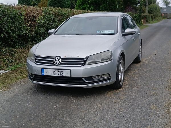 Volkswagen Passat Saloon, Diesel, 2011, Silver