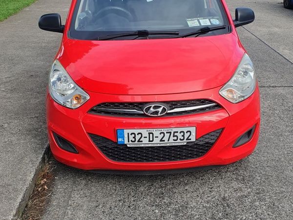 Hyundai i10 Hatchback, Petrol, 2013, Red