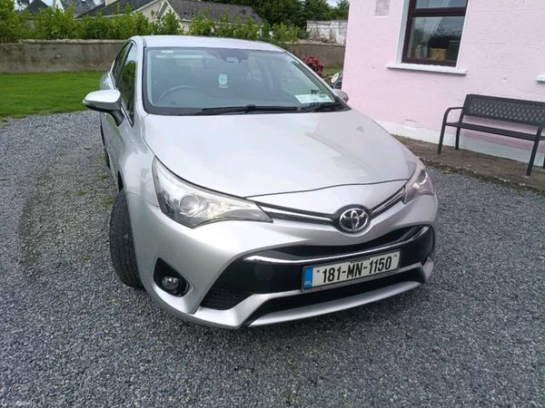 Toyota Avensis Saloon, Diesel, 2018, Silver
