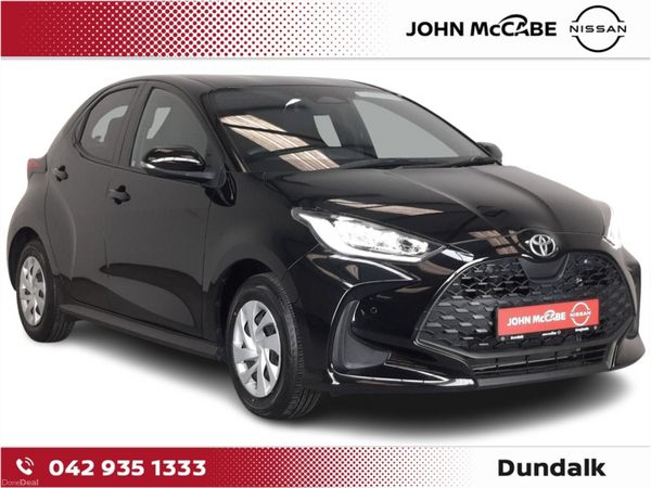 Toyota Yaris Hatchback, Petrol Hybrid, 2024, Black