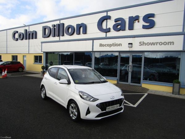 Hyundai i10 Hatchback, Petrol, 2023, White