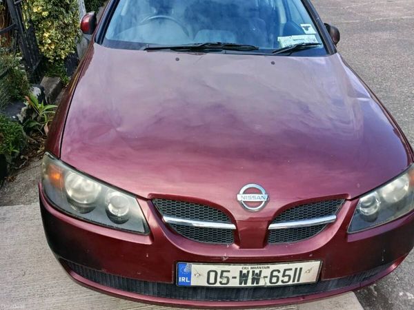 Nissan Almera Hatchback, Petrol, 2005, Red