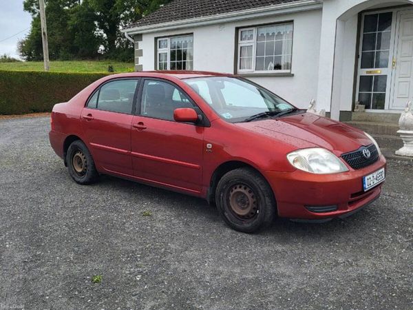Toyota Corolla Saloon, Petrol, 2002, Red