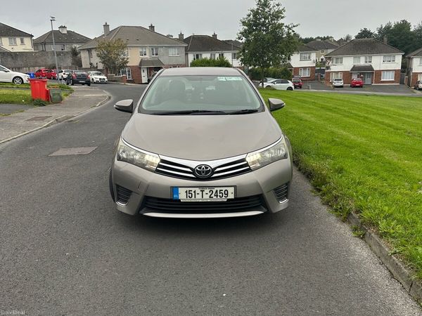 Toyota Corolla Saloon, Diesel, 2015, Bronze