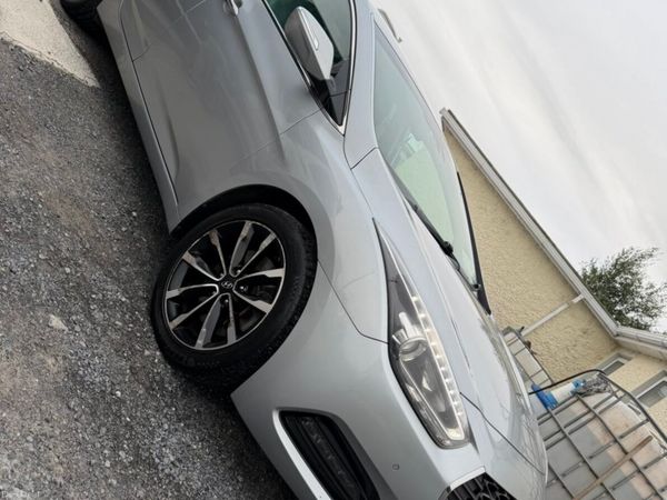 Hyundai i40 Saloon, Diesel, 2019, Silver