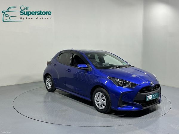 Toyota Yaris Hatchback, Petrol Hybrid, 2021, Blue