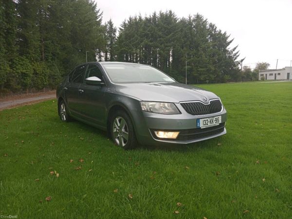 Skoda Octavia Hatchback, Diesel, 2013, Grey