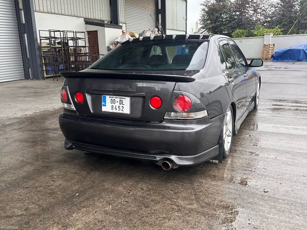 Lexus IS Saloon, Petrol, 2000, Grey