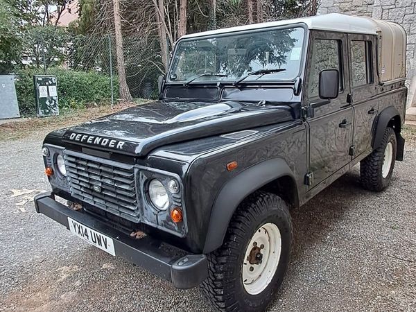 Land Rover Defender Pick Up, Diesel, 2014, Black