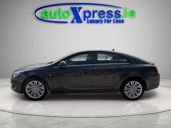 Vauxhall Insignia Hatchback, Diesel, 2016, Grey