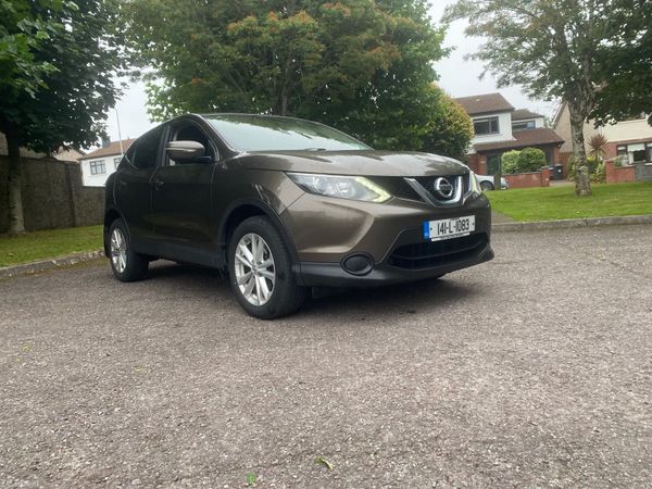 Nissan Qashqai Hatchback, Diesel, 2014, Brown