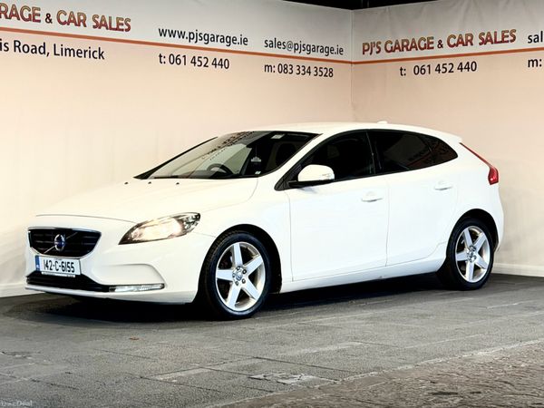 Volvo V40 Hatchback, Diesel, 2014, White