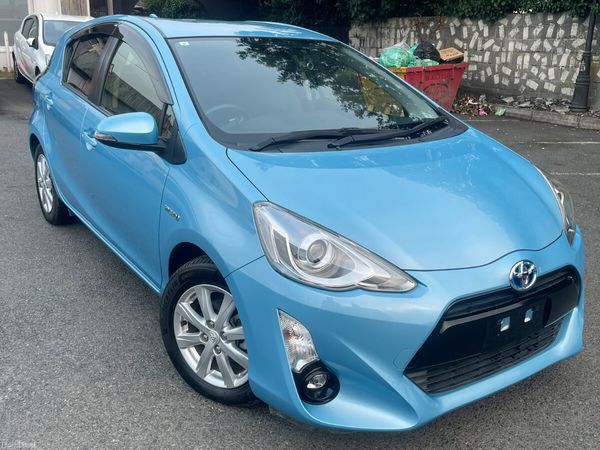 Toyota Aqua Hatchback, Petrol Hybrid, 2015, Blue