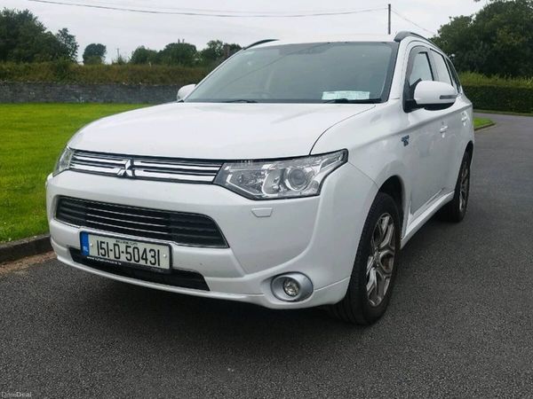 Mitsubishi Outlander SUV, Petrol Plug-in Hybrid, 2015, White