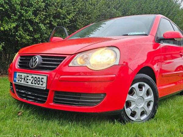 Volkswagen Polo Hatchback, Petrol, 2009, Red