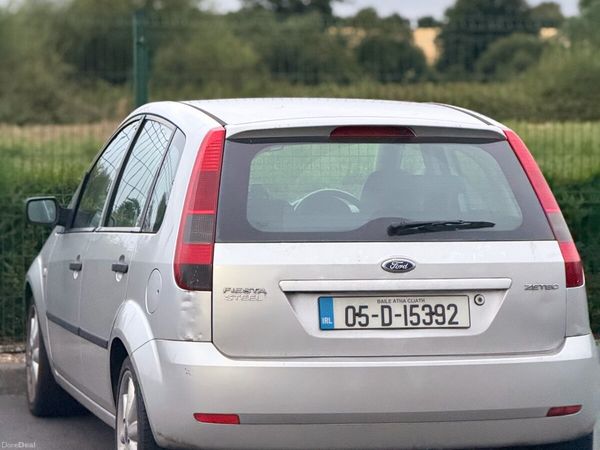 Ford Fiesta Hatchback, Petrol, 2005, Silver