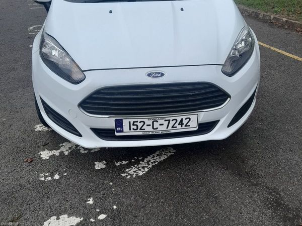 Ford Fiesta Hatchback, Petrol, 2015, White