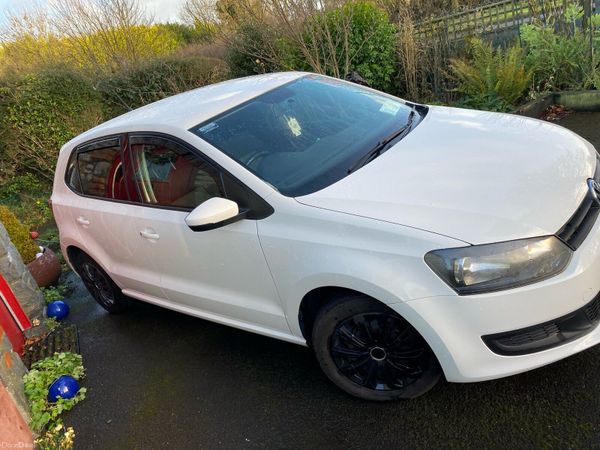 Volkswagen Polo Hatchback, Petrol, 2013, White