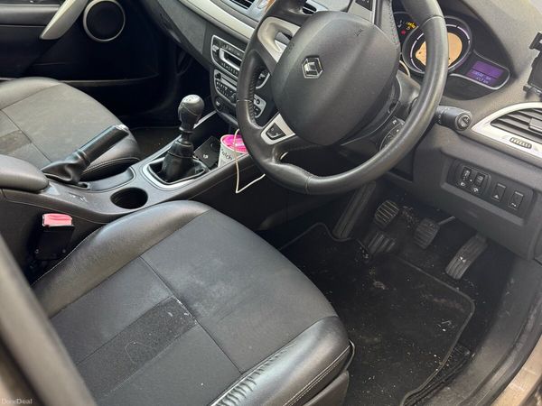 Renault Fluence Saloon, Diesel, 2010, Gold