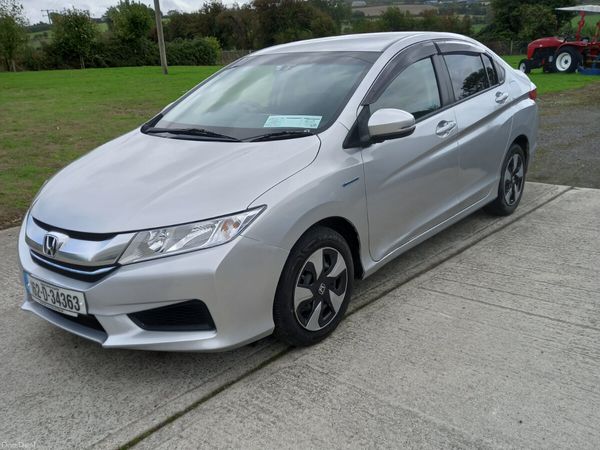 Honda Grace Saloon, Petrol Hybrid, 2016, Silver