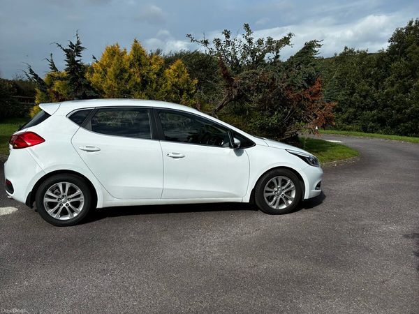 Kia Ceed Hatchback, Diesel, 2014, White