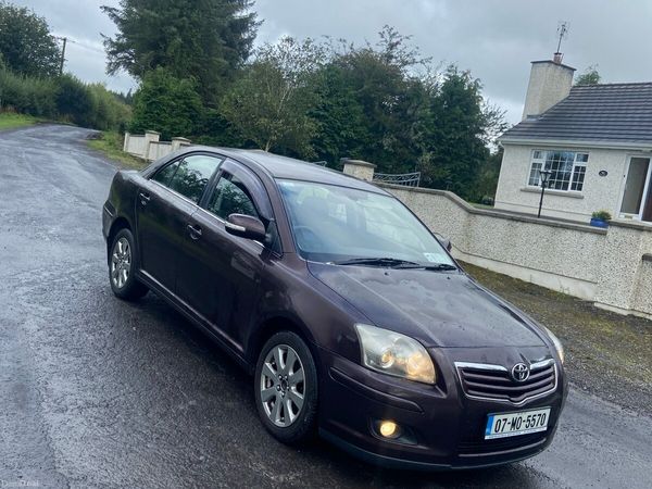 Toyota Avensis Saloon, Diesel, 2007, Red