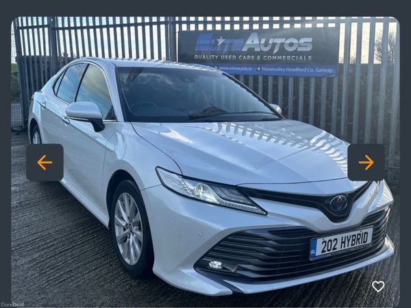 Toyota Camry Saloon, Petrol Hybrid, 2020, White