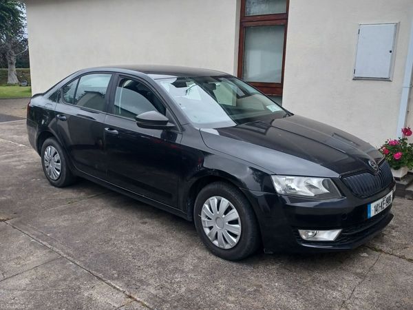 Skoda Octavia Saloon, Petrol, 2014, Black