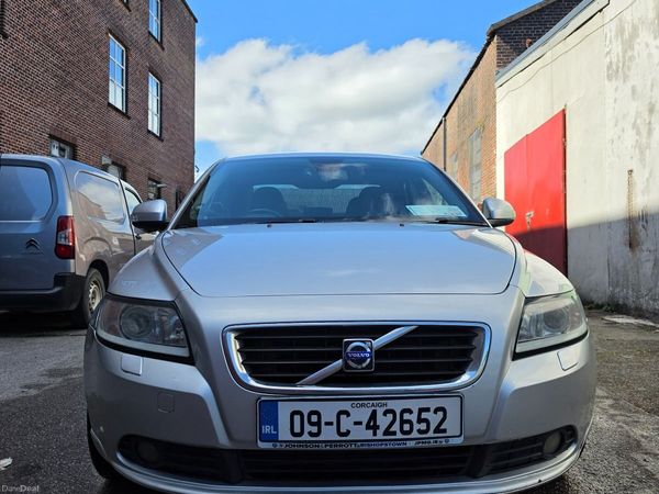 Volvo S40 Saloon, Diesel, 2009, Silver