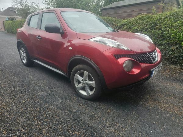 Nissan Juke SUV, Petrol, 2011, Red