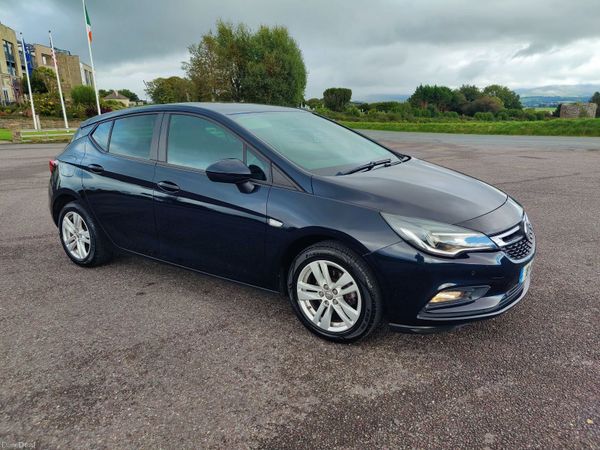 Vauxhall Astra Hatchback, Petrol, 2018, Blue