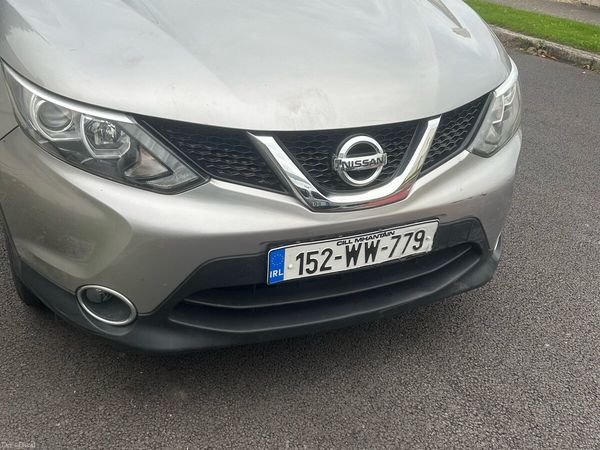 Nissan Qashqai Hatchback, Diesel, 2015, Silver