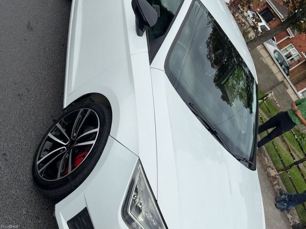 SEAT Leon Hatchback, Petrol, 2015, White