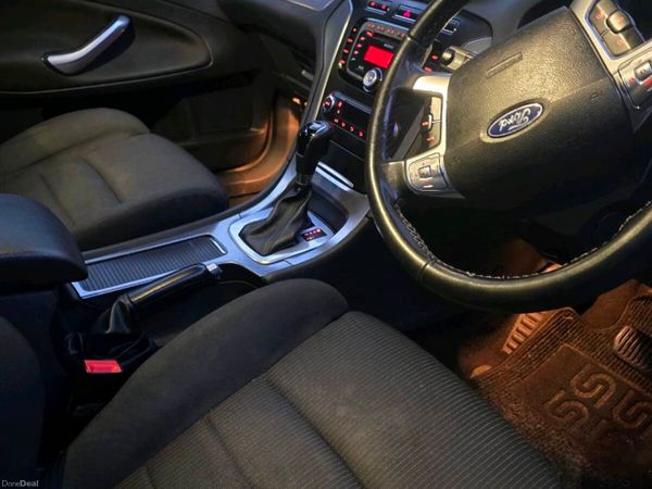 Ford Mondeo Hatchback, Diesel, 2013, Grey