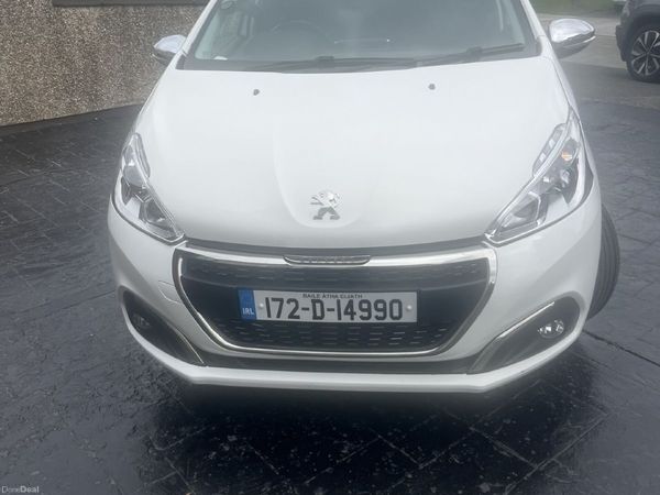 Peugeot 208 Hatchback, Petrol, 2017, White