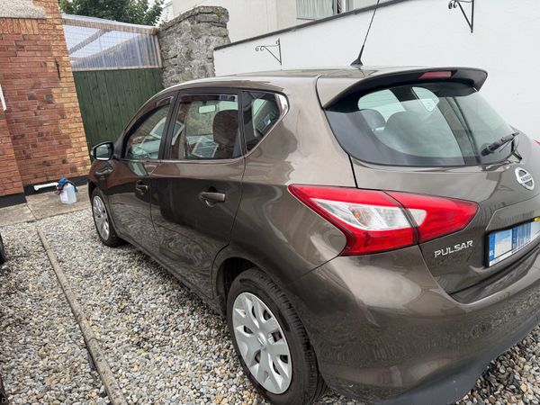 Nissan Pulsar Hatchback, Diesel, 2015, Brown
