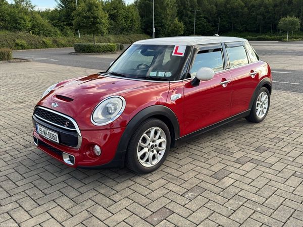 Mini Cooper Hatchback, Petrol, 2015, Red