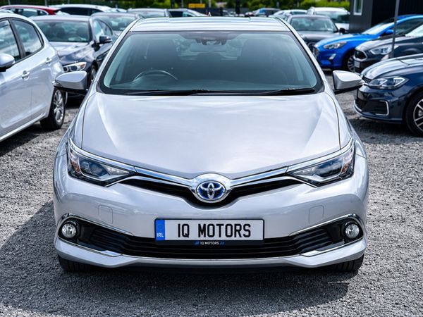Toyota Auris Hatchback, Petrol Hybrid, 2016, Silver
